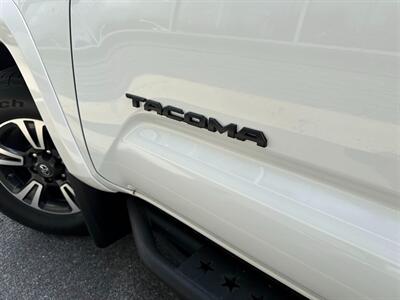 2017 Toyota Tacoma SR V6   - Photo 7 - Frederick, MD 21702