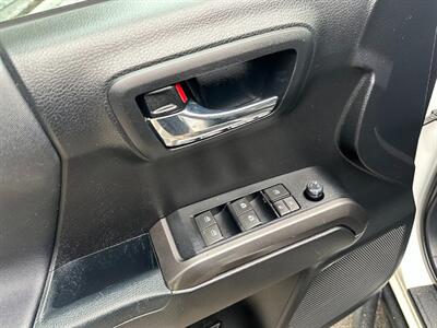 2017 Toyota Tacoma SR V6   - Photo 23 - Frederick, MD 21702
