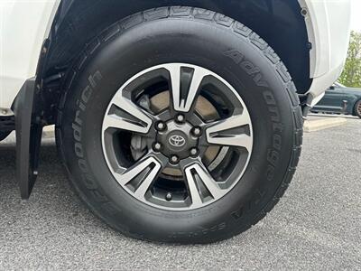 2017 Toyota Tacoma SR V6   - Photo 45 - Frederick, MD 21702