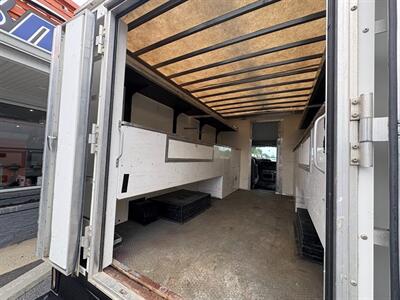 2017 Ford E-350 SD   - Photo 10 - Frederick, MD 21702