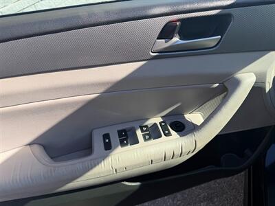 2019 Hyundai SONATA SEL - Photo 12 - Frederick, MD 21702