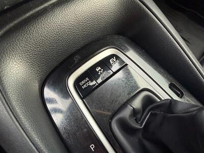 2024 Toyota Corolla Hybrid LE - Photo 15 - Frederick, MD 21702