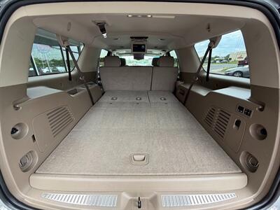 2018 Chevrolet Suburban LT - Photo 8 - Frederick, MD 21702