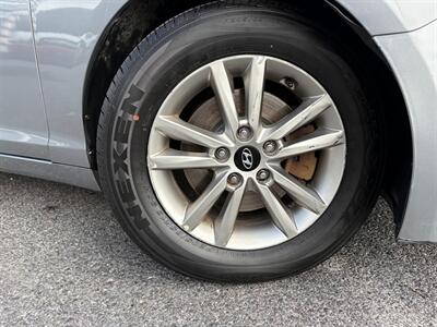 2017 Hyundai SONATA   - Photo 32 - Frederick, MD 21702