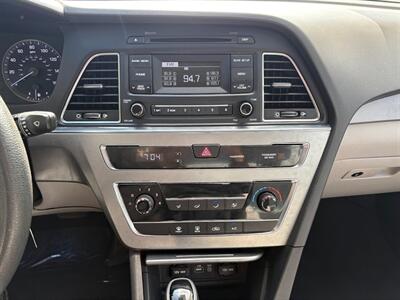 2017 Hyundai SONATA   - Photo 21 - Frederick, MD 21702