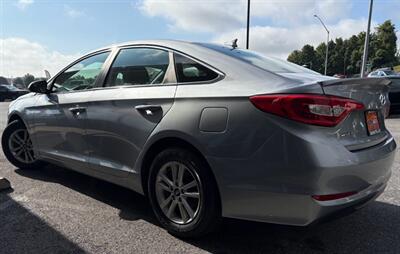 2017 Hyundai SONATA   - Photo 6 - Frederick, MD 21702