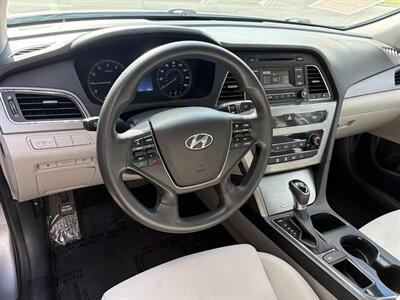 2017 Hyundai SONATA   - Photo 8 - Frederick, MD 21702
