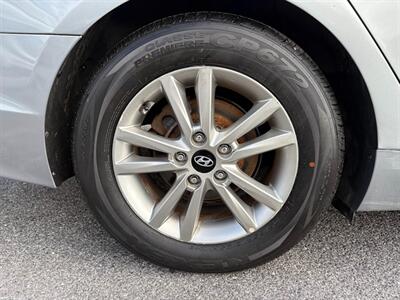 2017 Hyundai SONATA   - Photo 30 - Frederick, MD 21702