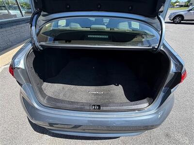 2021 Toyota Corolla LE   - Photo 8 - Frederick, MD 21702
