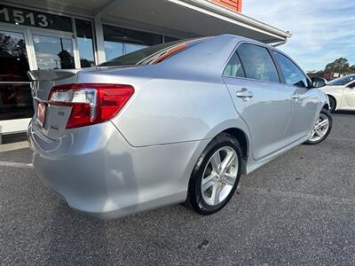 2014 Toyota Camry SE   - Photo 21 - Frederick, MD 21702