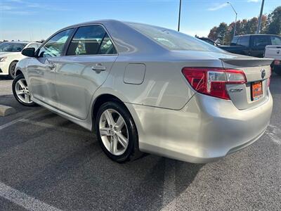 2014 Toyota Camry SE   - Photo 8 - Frederick, MD 21702