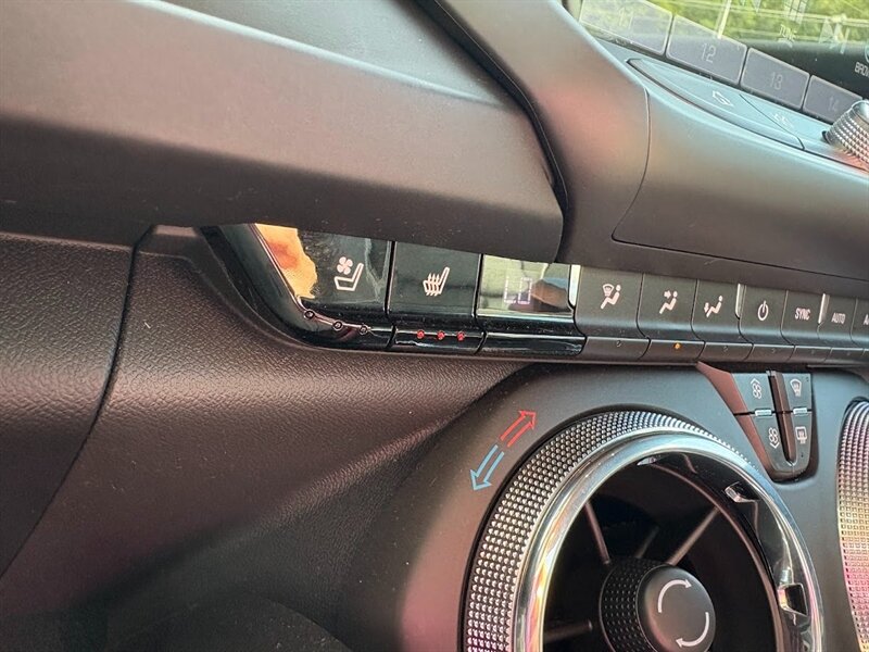 2017 Chevrolet Camaro 2LT photo 20