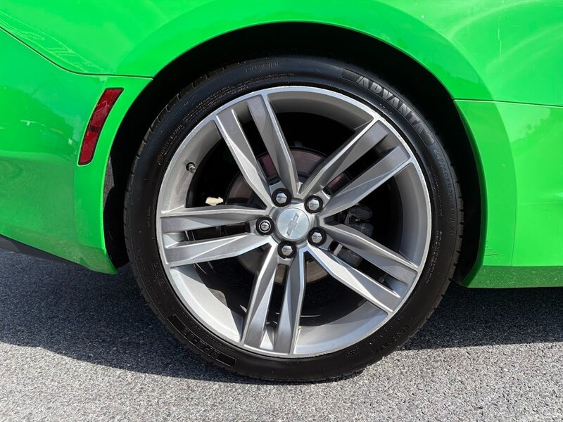2017 Chevrolet Camaro 2LT photo 28