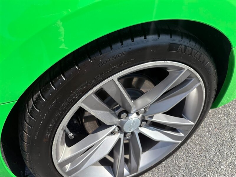 2017 Chevrolet Camaro 2LT photo 27