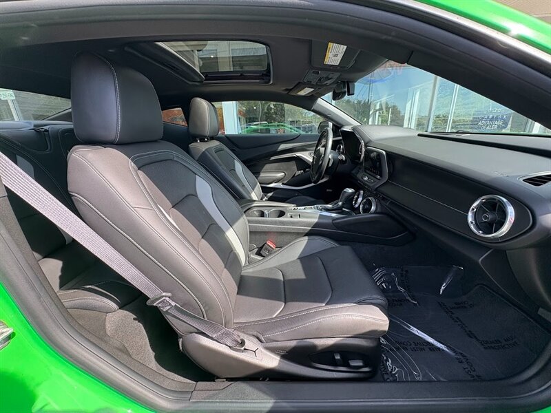 2017 Chevrolet Camaro 2LT photo 36