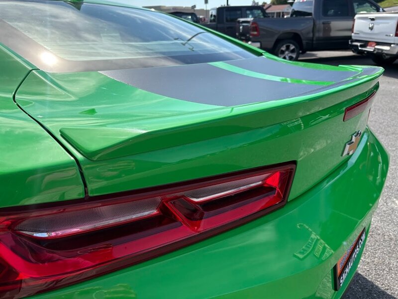 2017 Chevrolet Camaro 2LT photo 14