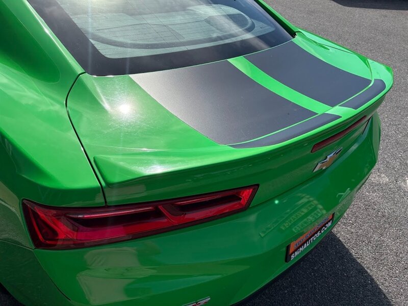 2017 Chevrolet Camaro 2LT photo 13