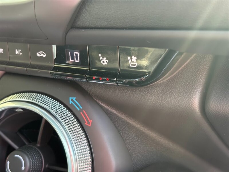 2017 Chevrolet Camaro 2LT photo 43