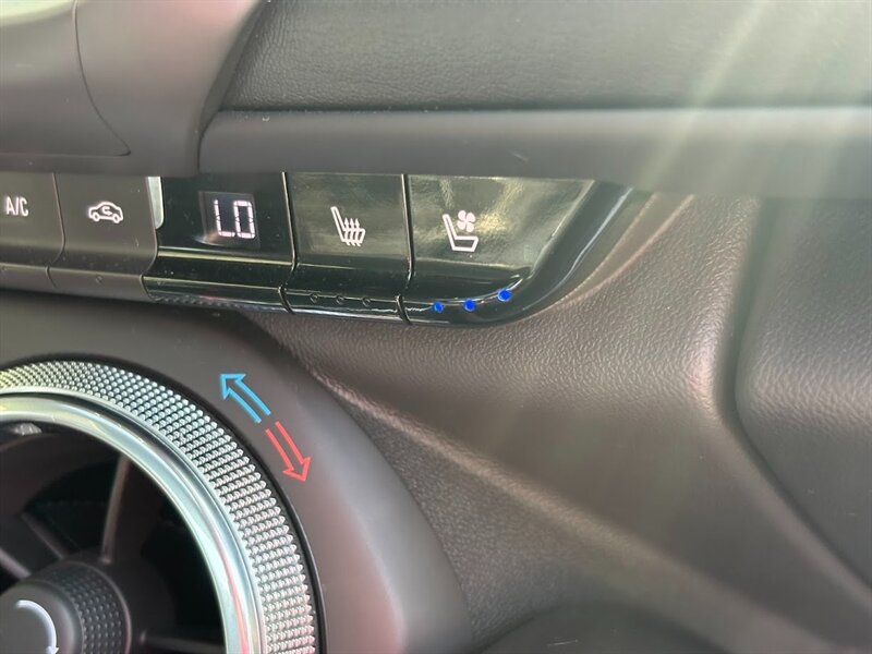 2017 Chevrolet Camaro 2LT photo 44