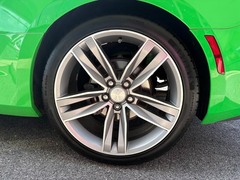2017 Chevrolet Camaro 2LT photo 30