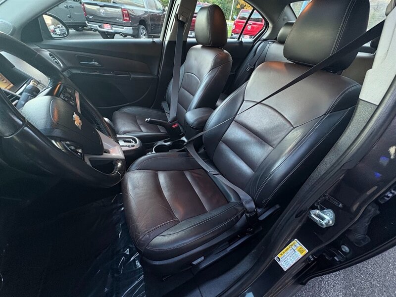 2015 Chevrolet Cruze LTZ photo 2