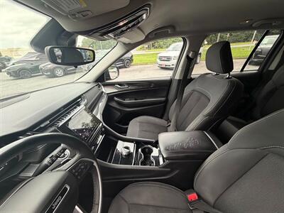 2023 Jeep Grand Cherokee Laredo   - Photo 25 - Frederick, MD 21702