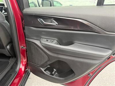 2023 Jeep Grand Cherokee Laredo   - Photo 33 - Frederick, MD 21702