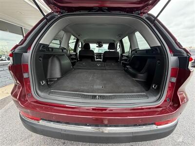 2023 Jeep Grand Cherokee Laredo   - Photo 6 - Frederick, MD 21702