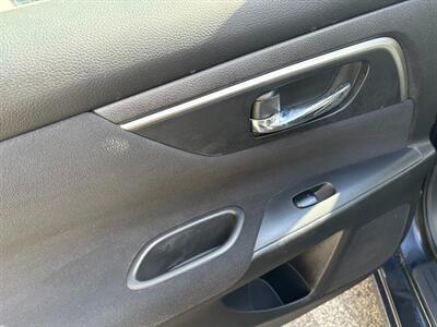 2015 Nissan Altima 2.5 SV   - Photo 10 - Frederick, MD 21702