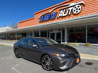 2020 Toyota Camry SE   - Photo 1 - Frederick, MD 21702