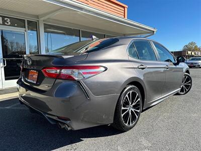 2020 Toyota Camry SE   - Photo 23 - Frederick, MD 21702