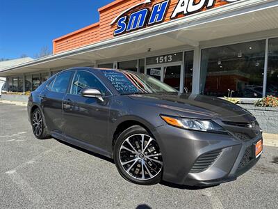 2020 Toyota Camry SE   - Photo 5 - Frederick, MD 21702