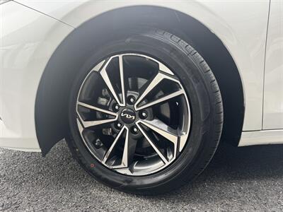 2022 Kia Forte LXS - Photo 8 - Frederick, MD 21702