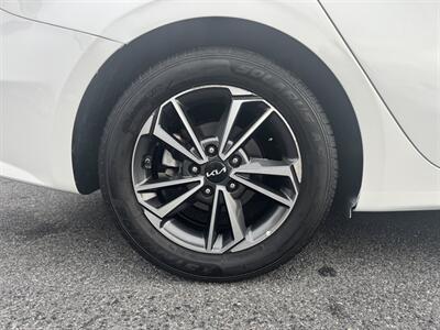 2022 Kia Forte LXS - Photo 10 - Frederick, MD 21702