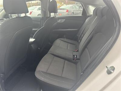 2022 Kia Forte LXS - Photo 16 - Frederick, MD 21702