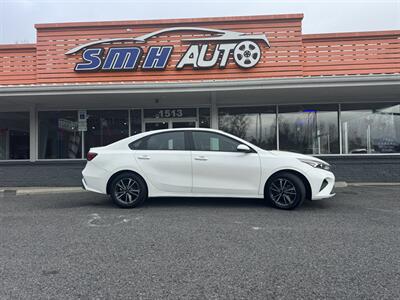 2022 Kia Forte LXS - Photo 2 - Frederick, MD 21702