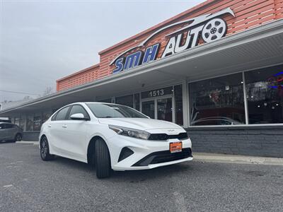 2022 Kia Forte LXS - Photo 1 - Frederick, MD 21702