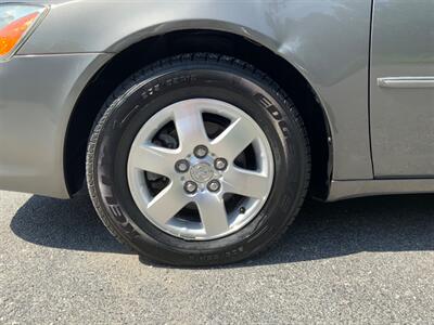 2004 Toyota Avalon XL   - Photo 6 - Frederick, MD 21702