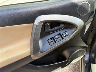 2009 Toyota RAV4   - Photo 18 - Frederick, MD 21702