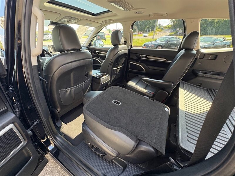 2020 Kia Telluride S photo 38