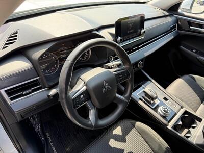 2022 Mitsubishi Outlander ES   - Photo 5 - Frederick, MD 21702