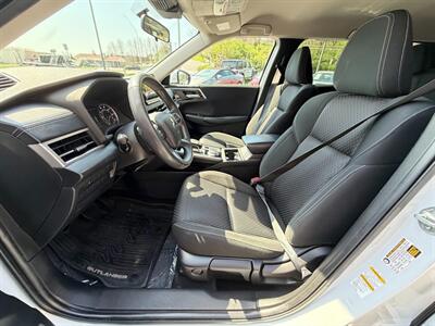 2022 Mitsubishi Outlander ES   - Photo 2 - Frederick, MD 21702