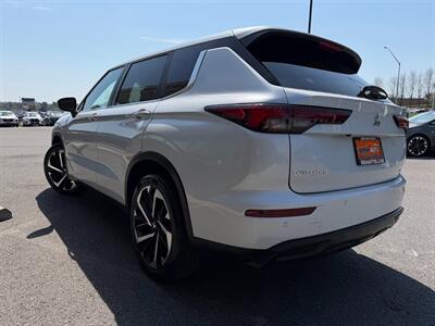 2022 Mitsubishi Outlander ES   - Photo 4 - Frederick, MD 21702