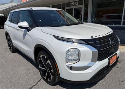 2022 Mitsubishi Outlander ES   - Photo 3 - Frederick, MD 21702