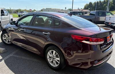 2017 Kia Optima LX   - Photo 9 - Frederick, MD 21702