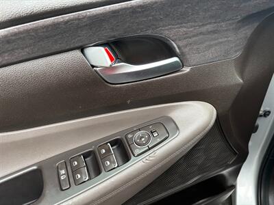 2019 Hyundai SANTA FE SE 2.4L   - Photo 13 - Frederick, MD 21702