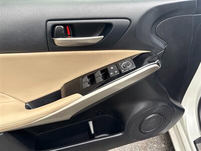 2017 Lexus IS 300   - Photo 12 - Frederick, MD 21702