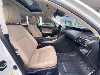 2017 Lexus IS 300   - Photo 39 - Frederick, MD 21702