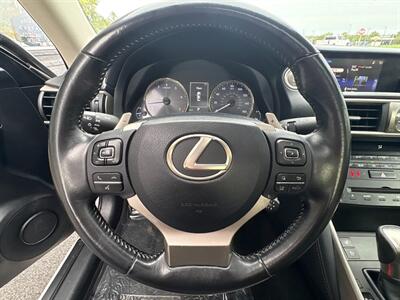 2017 Lexus IS 300   - Photo 18 - Frederick, MD 21702