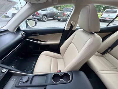 2017 Lexus IS 300   - Photo 25 - Frederick, MD 21702